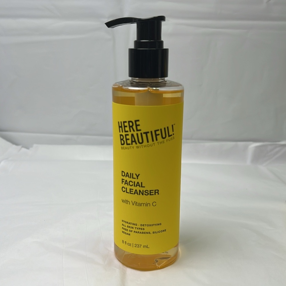 Daily Facial Cleanser with Vitamin C - NEW 8 oz - Picture 2 of 10